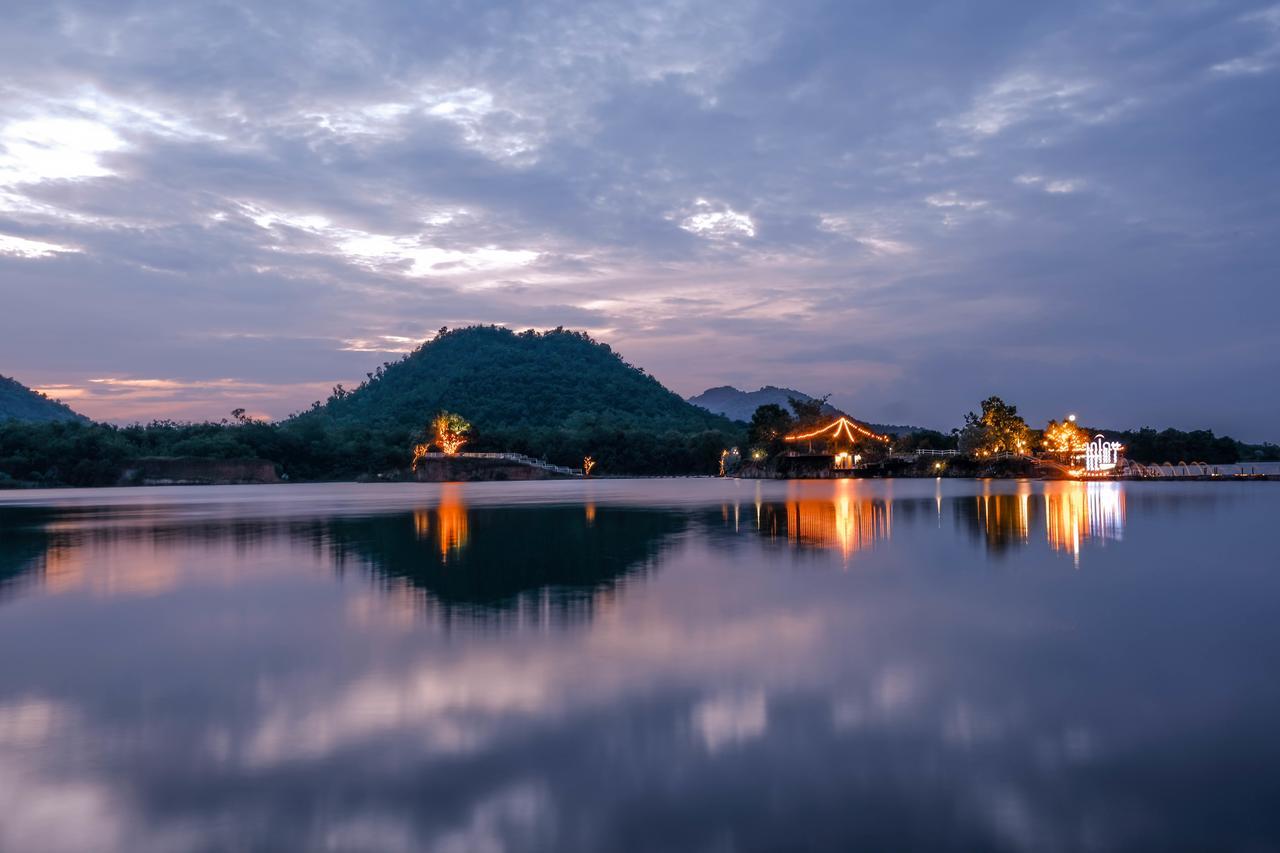 Отель Inlaya Ratchaburi Экстерьер фото
