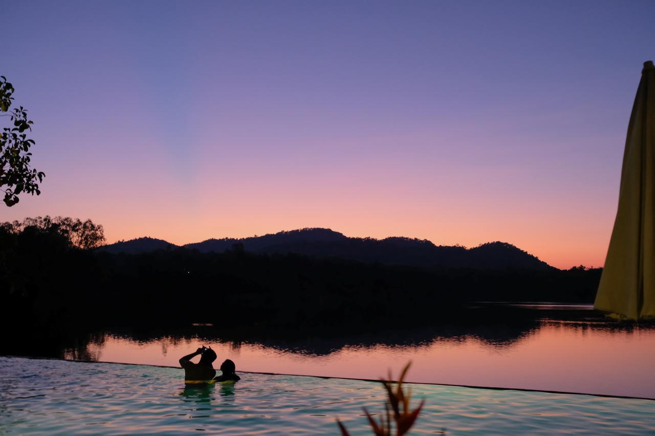 Отель Inlaya Ratchaburi Экстерьер фото